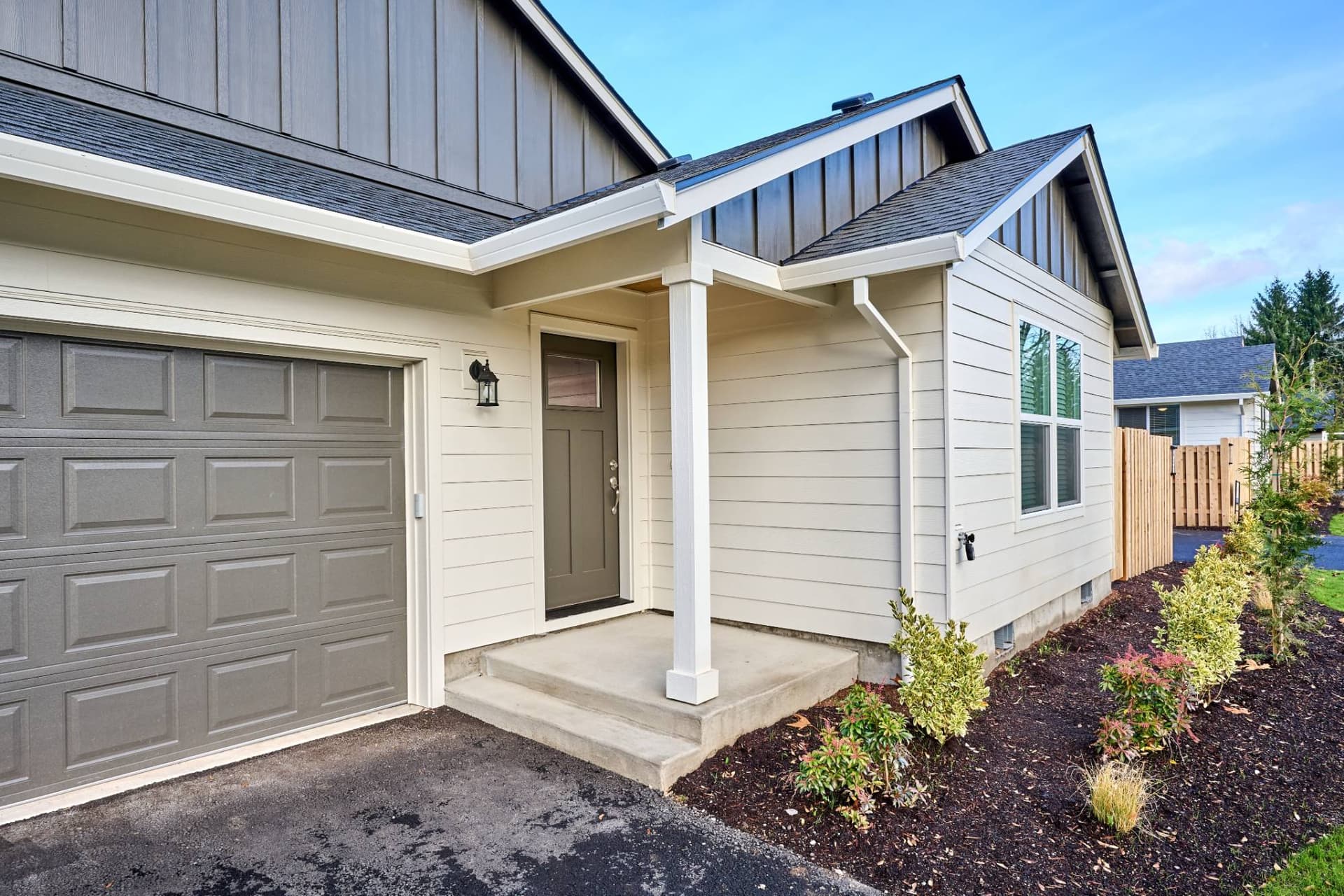 Covered entry of a managed single-family home